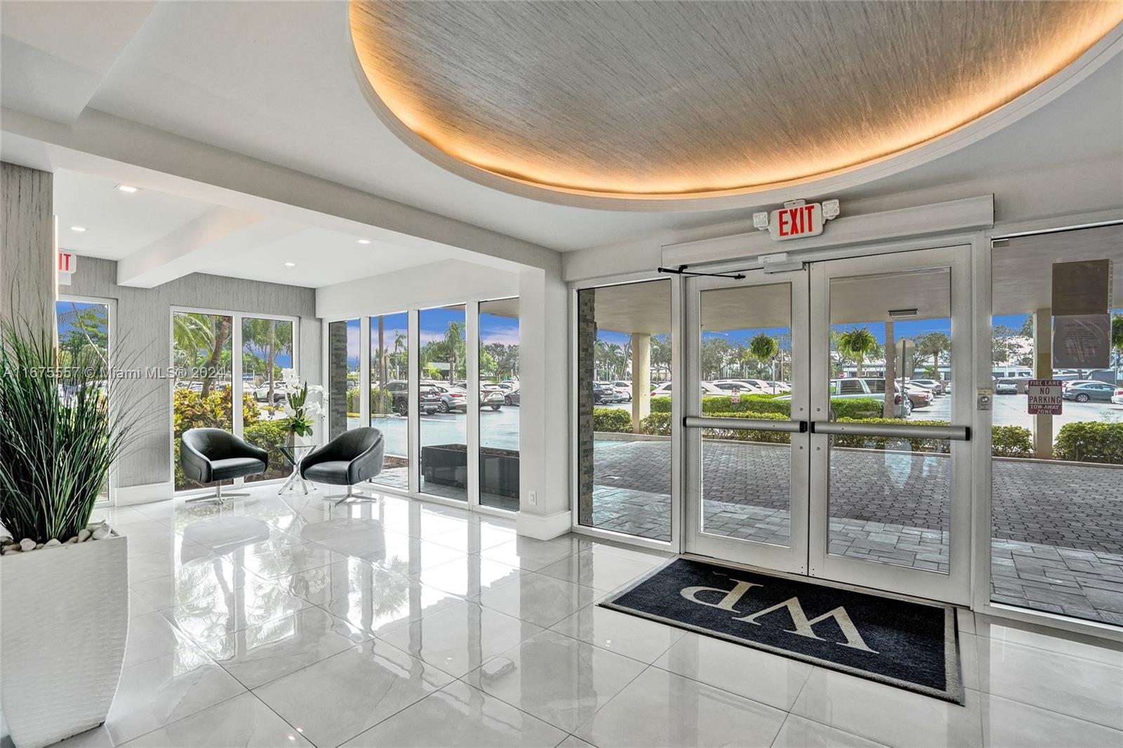 801 S Federal Hwy Unit: PH5