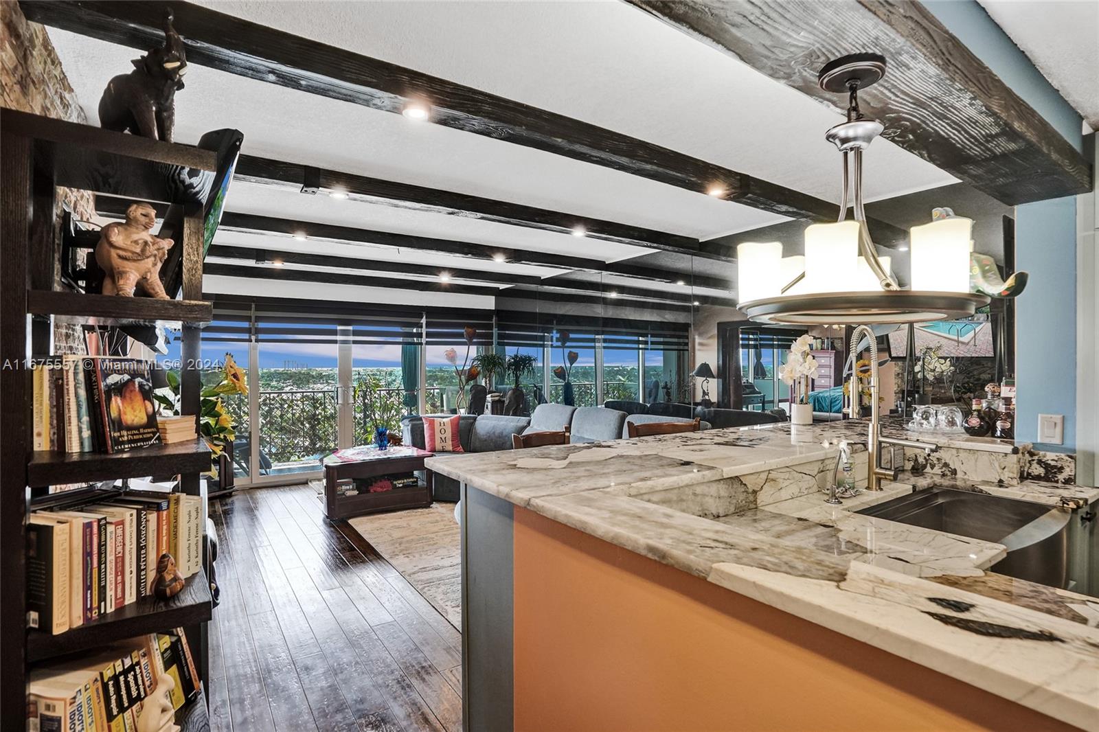801 S Federal Hwy Unit: PH5