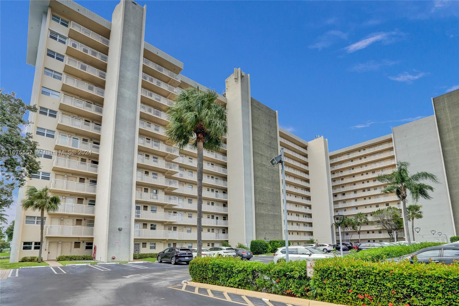 801 S Federal Hwy Unit: PH5