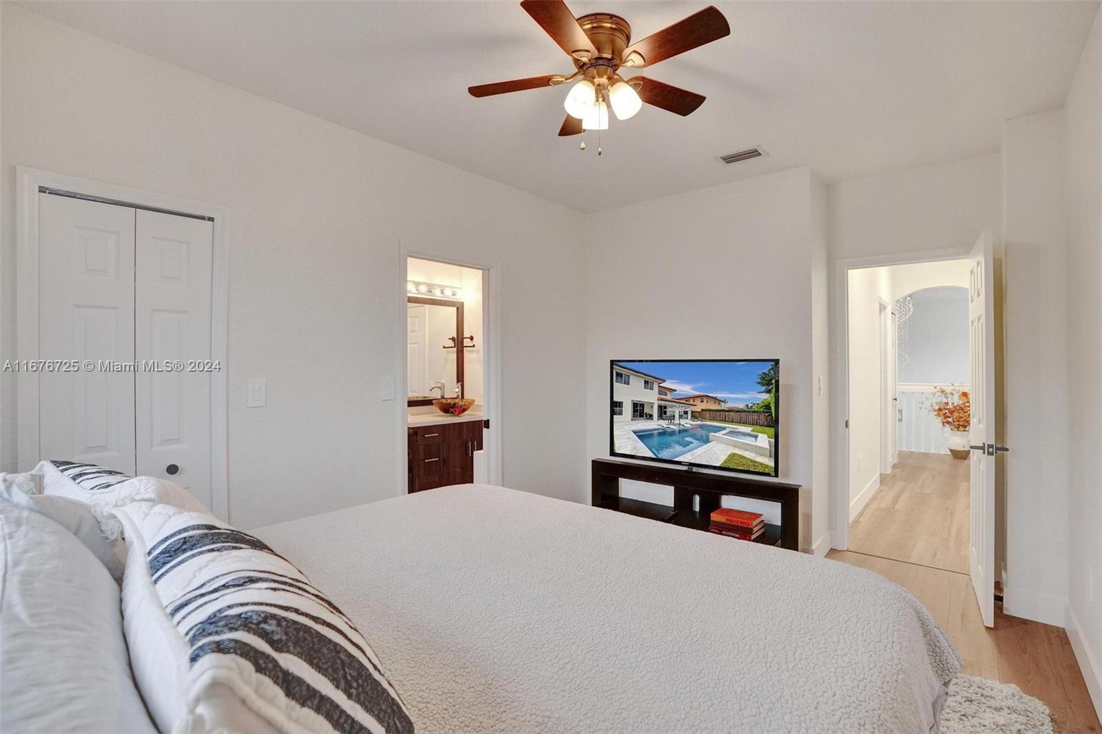 8040 NW 156th Ter