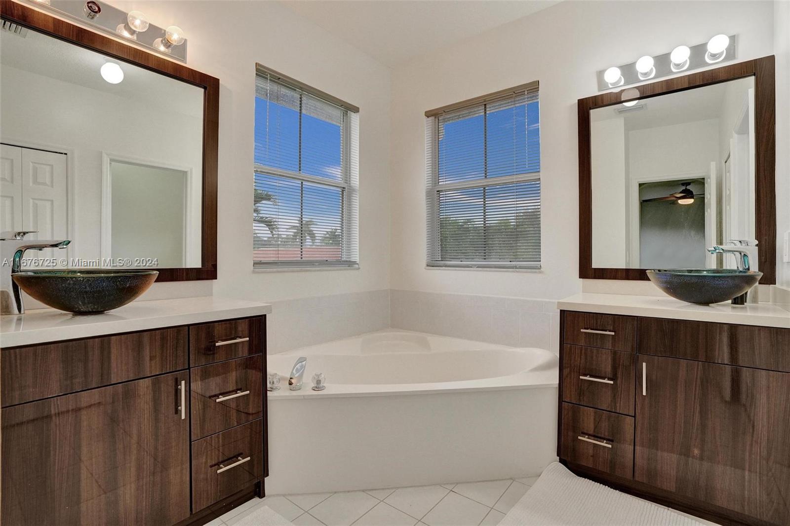 8040 NW 156th Ter