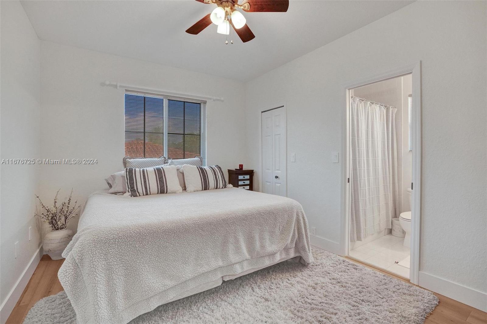 8040 NW 156th Ter