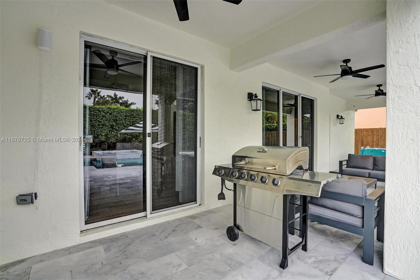 8040 NW 156th Ter