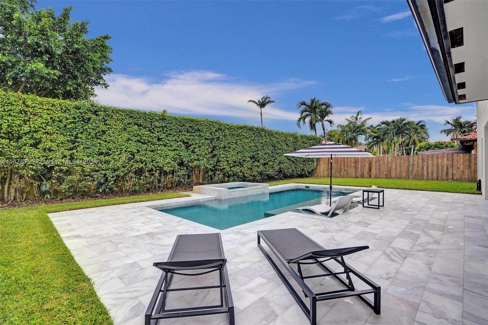 8040 NW 156th Ter