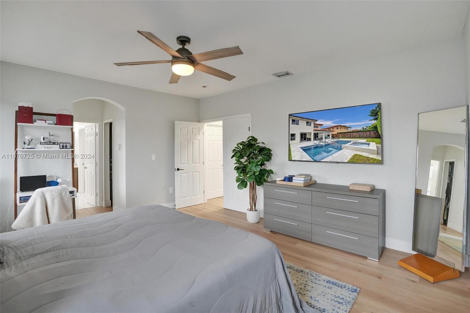 8040 NW 156th Ter