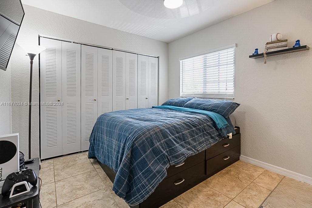 305 NW 19th St