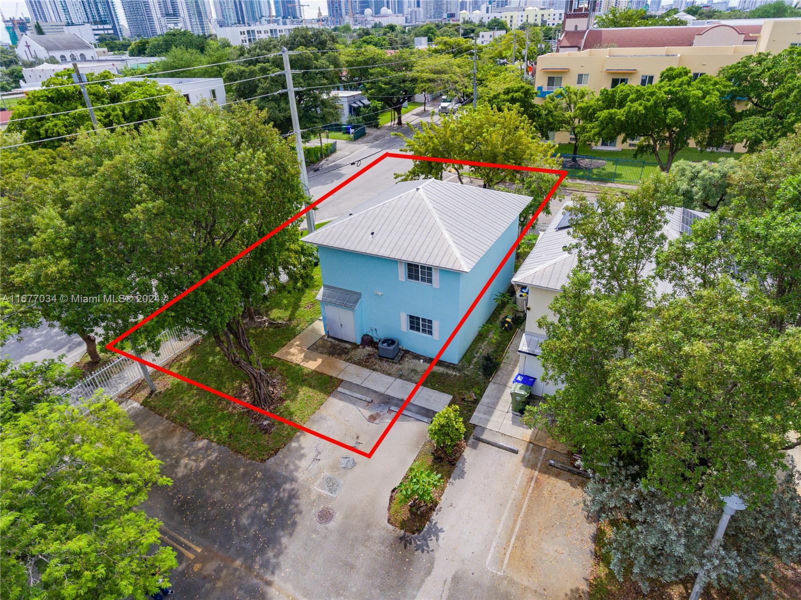 305 NW 19th St