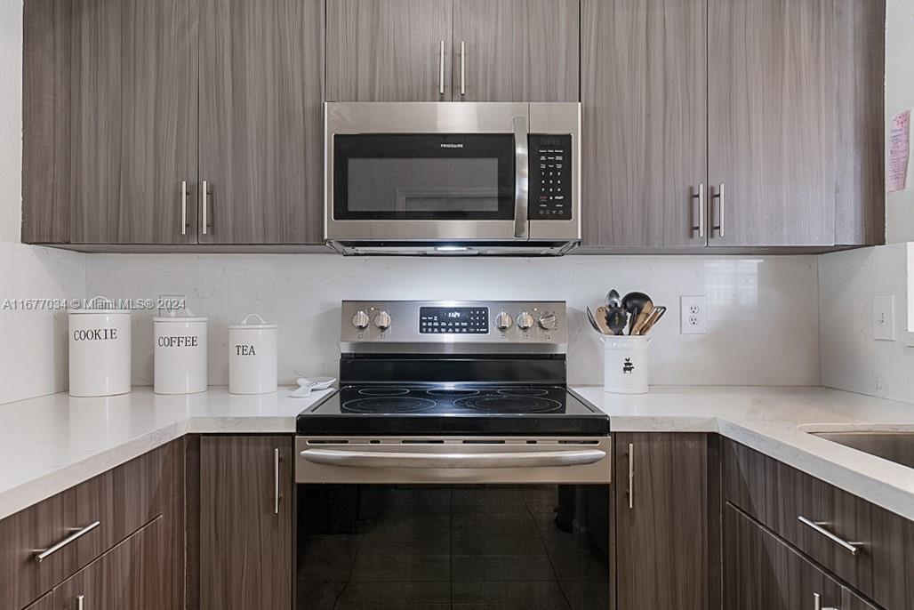 305 NW 19th St