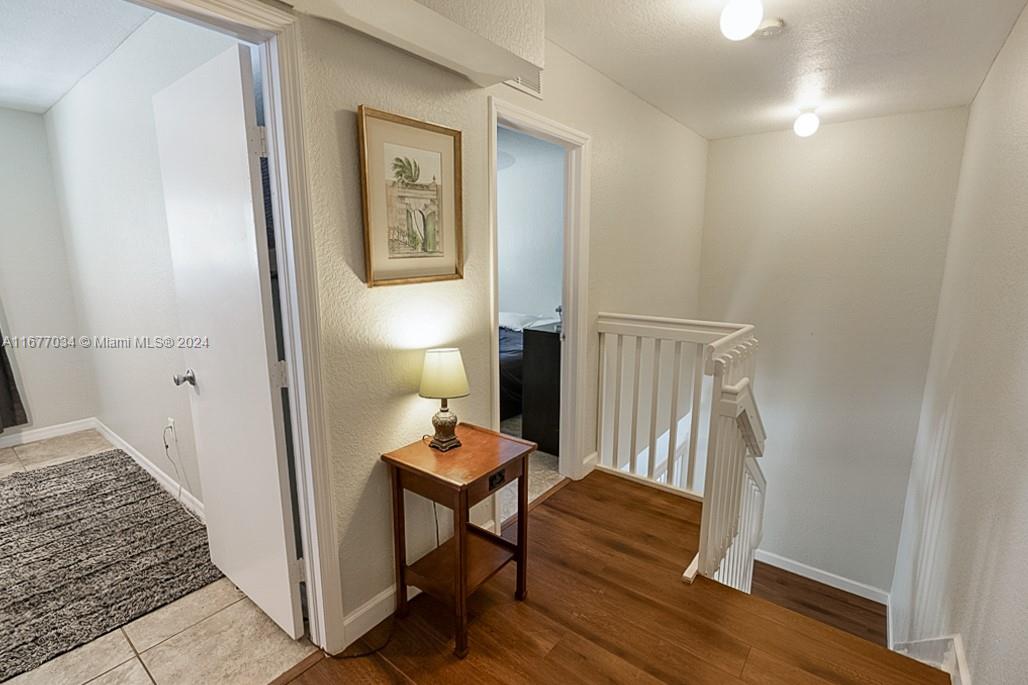 305 NW 19th St
