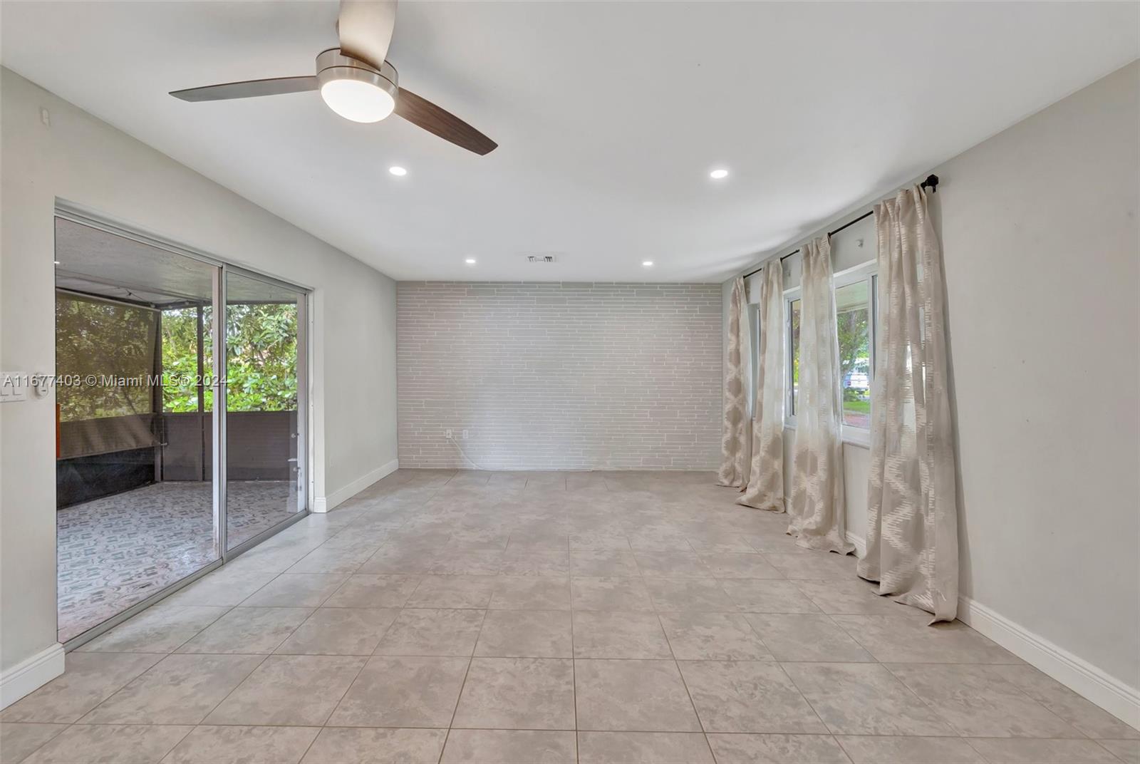 220 N 68th Ave