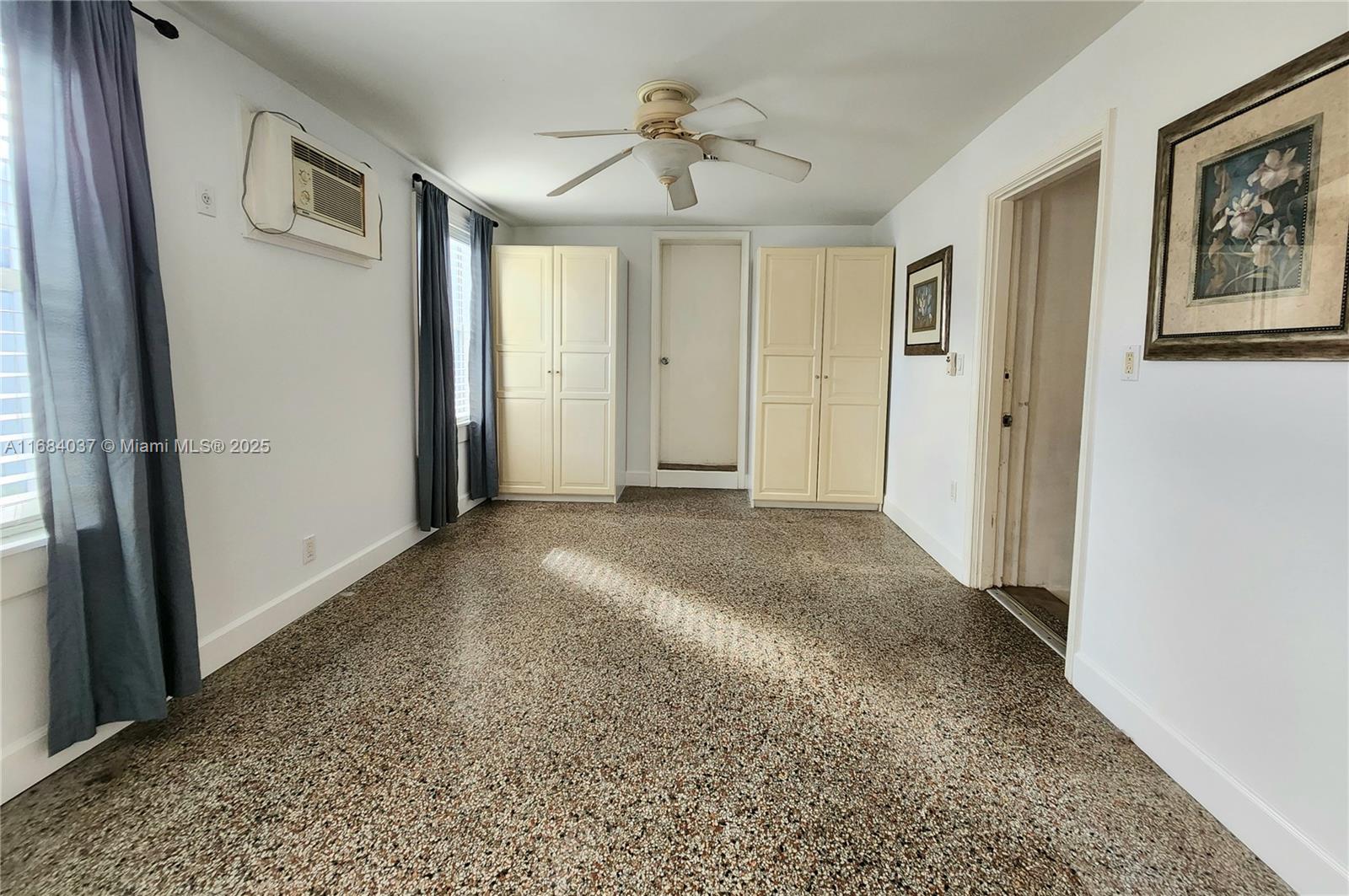 900 SW 10th Ter