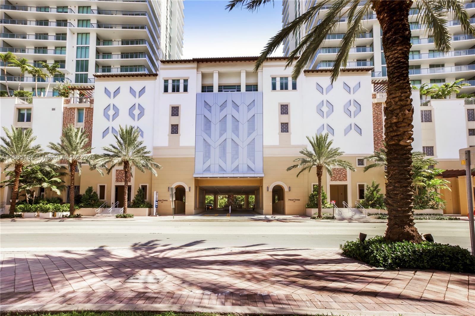 330 Sunny Isles Blvd # 1907 Unit: 5-1907