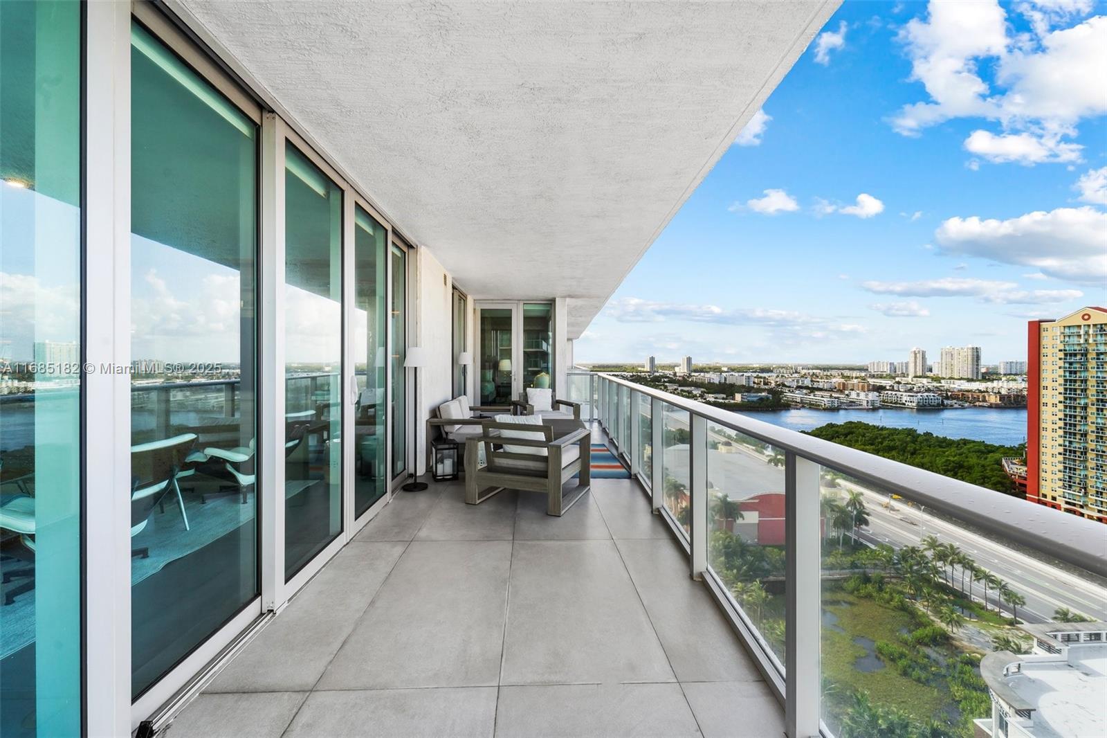 330 Sunny Isles Blvd # 1907 Unit: 5-1907