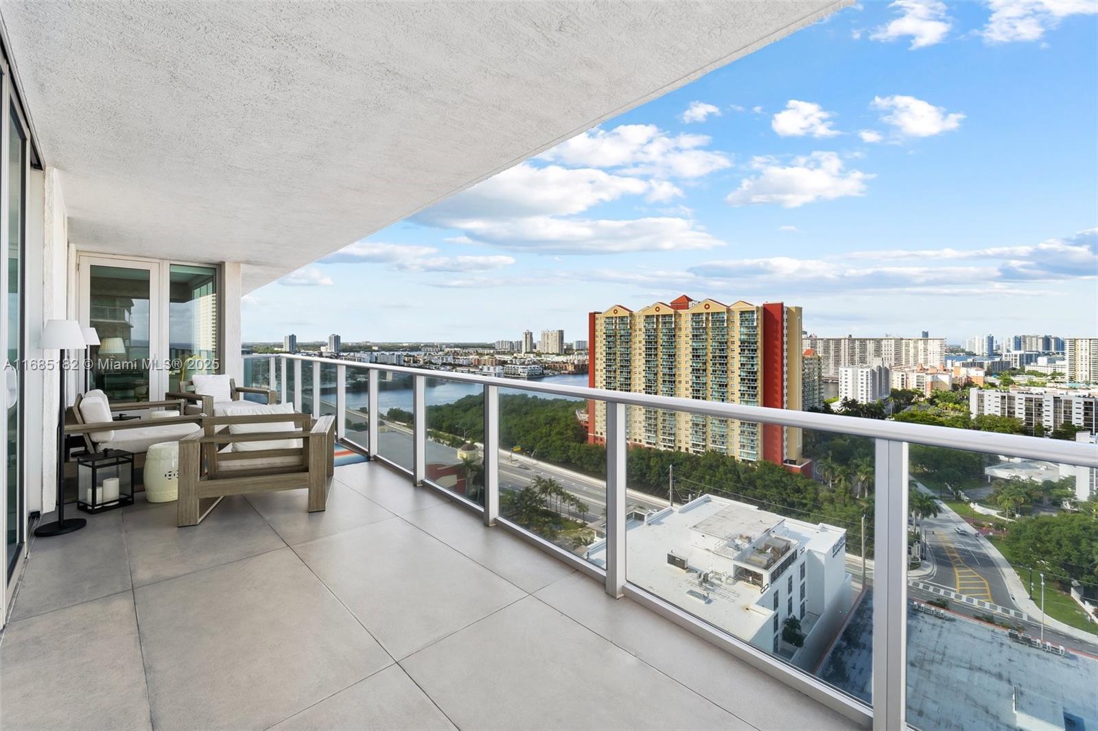 330 Sunny Isles Blvd # 1907 Unit: 5-1907