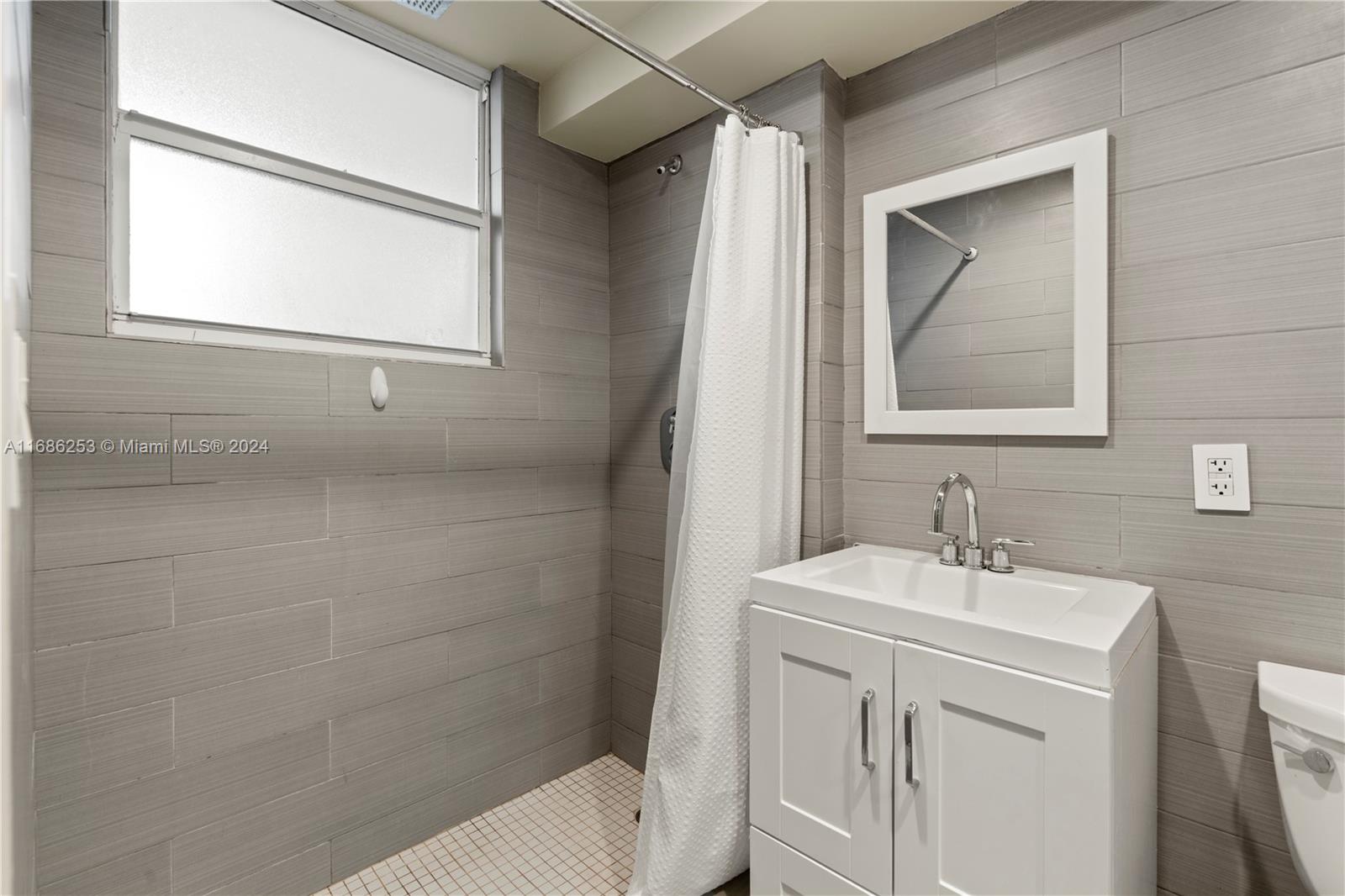 1900 S Ocean Dr # 209