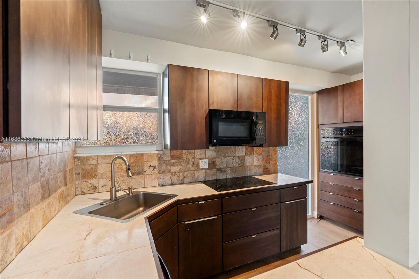 1900 S Ocean Dr # 209