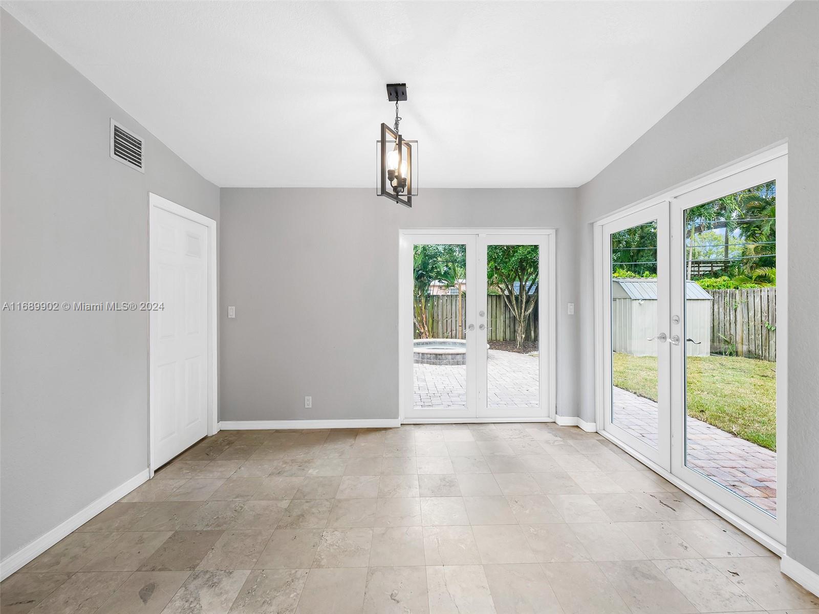 1733 SW 13th Ct