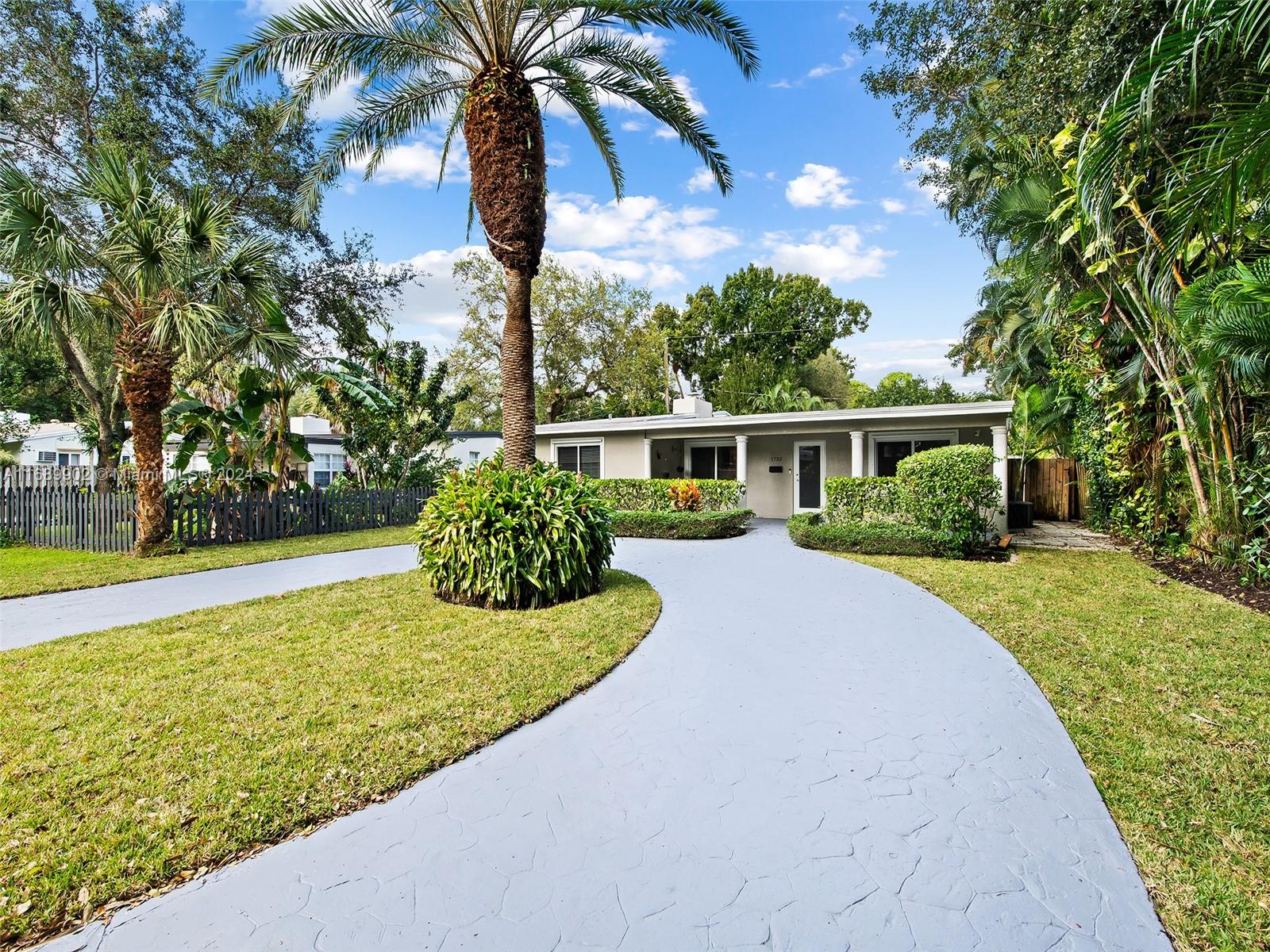 1733 SW 13th Ct
