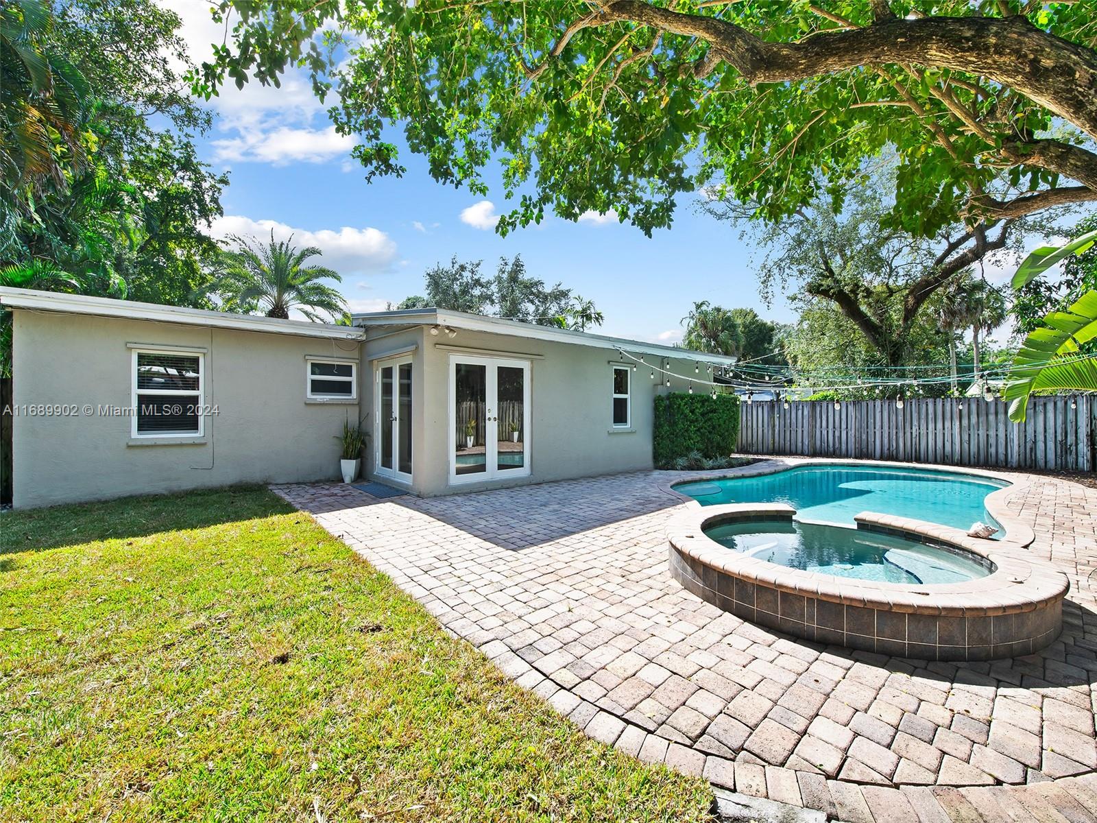 1733 SW 13th Ct