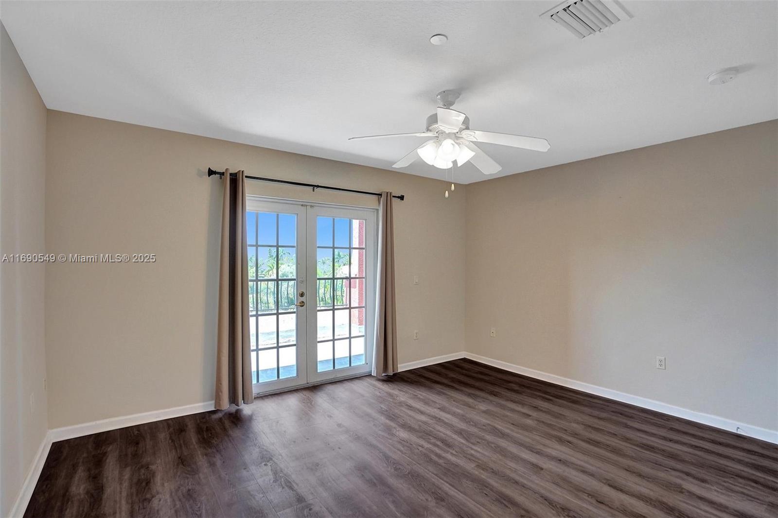 1033 NE 17th Way # 805