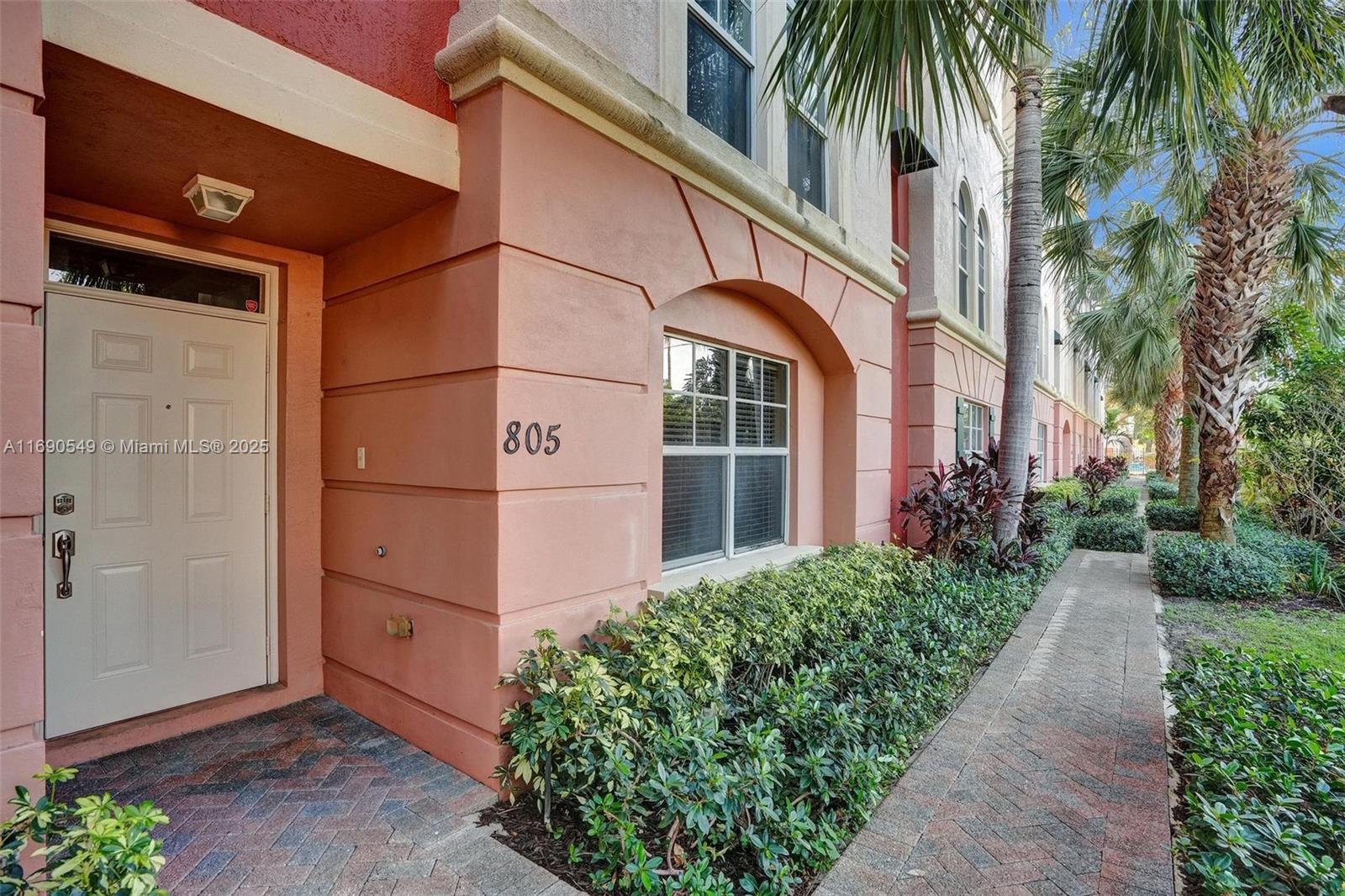 1033 NE 17th Way # 805