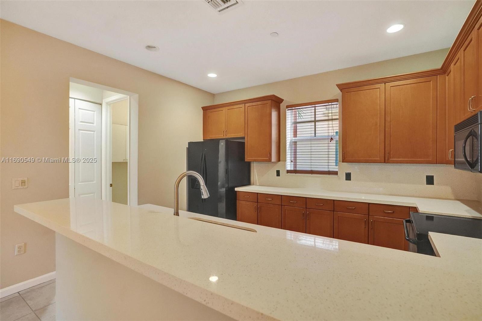 1033 NE 17th Way # 805