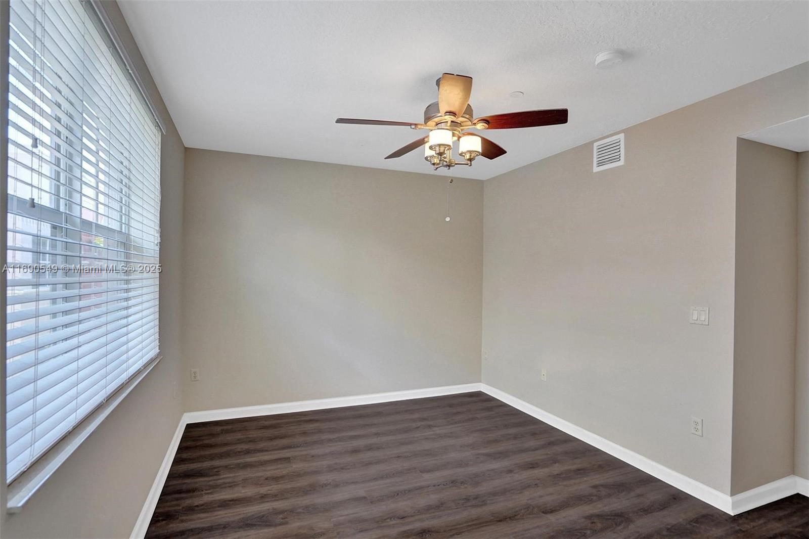 1033 NE 17th Way # 805