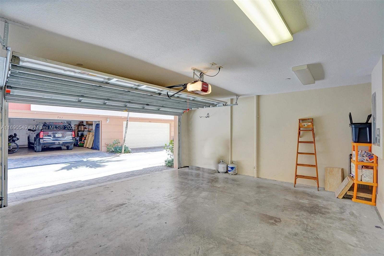 1033 NE 17th Way # 805