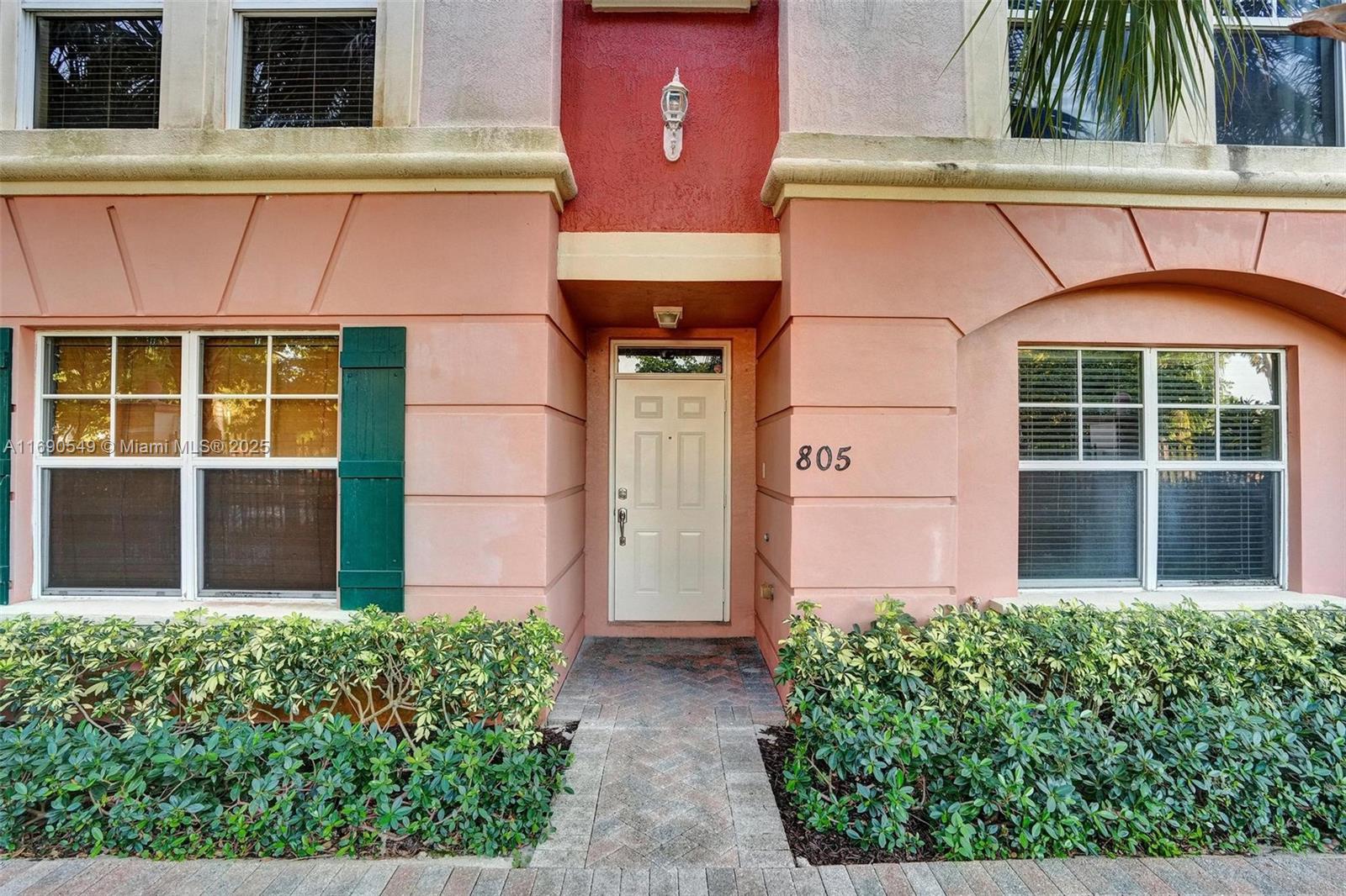 1033 NE 17th Way # 805