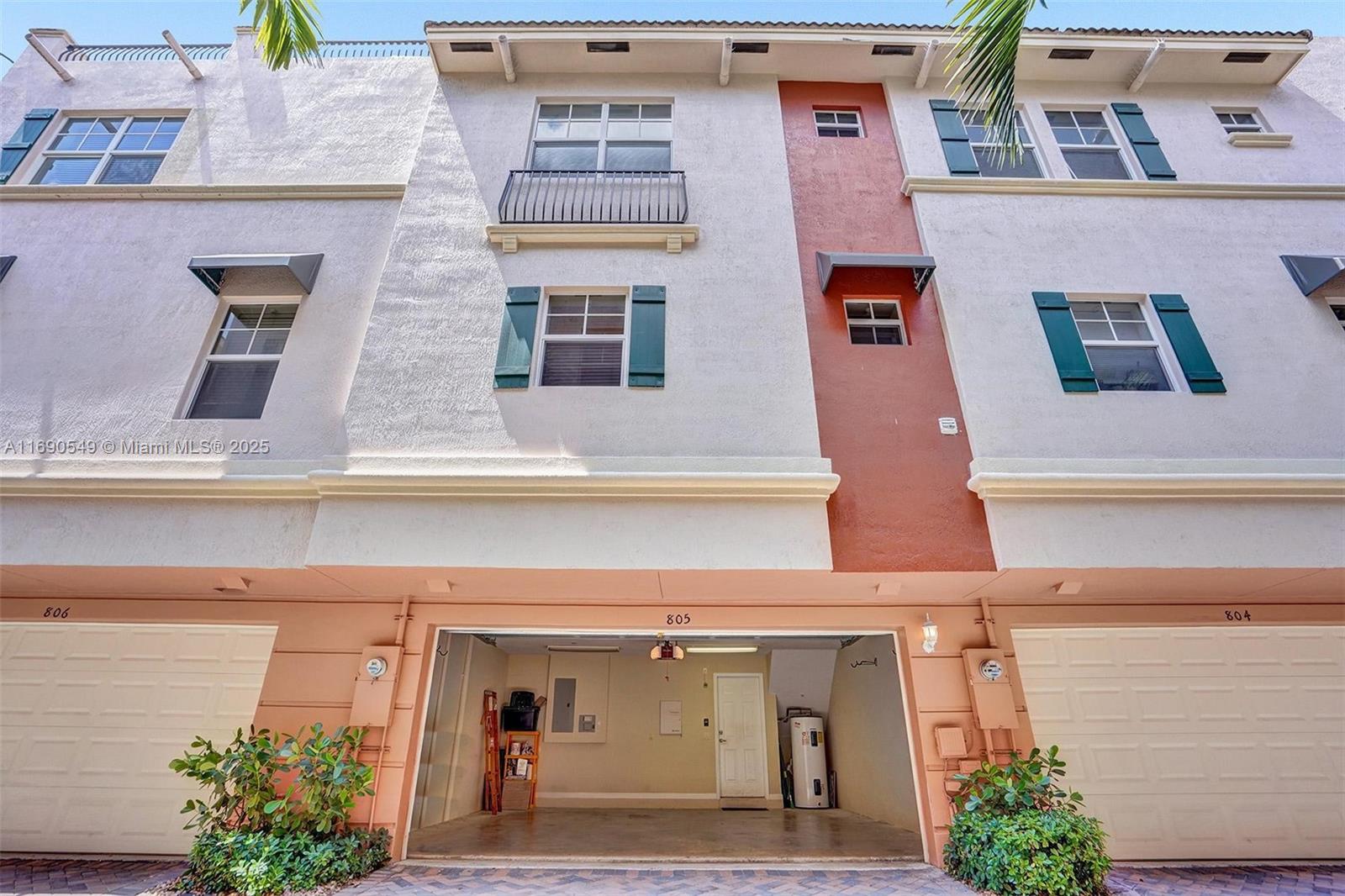 1033 NE 17th Way # 805