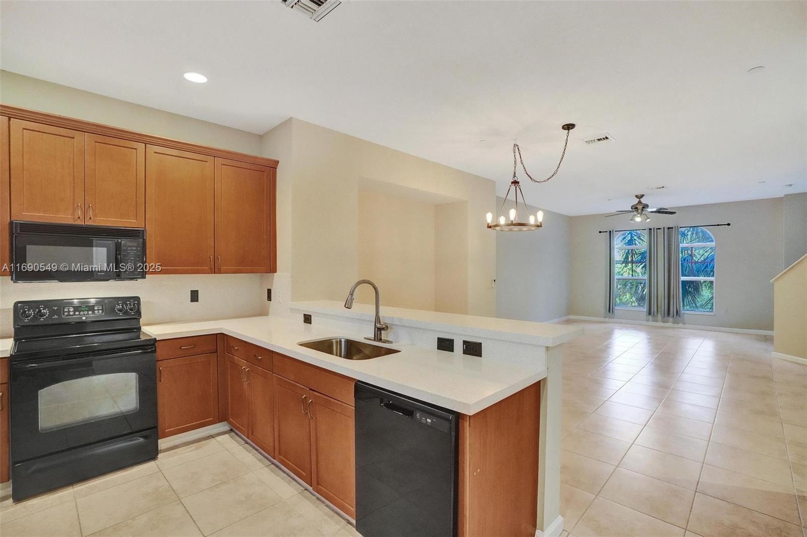 1033 NE 17th Way # 805