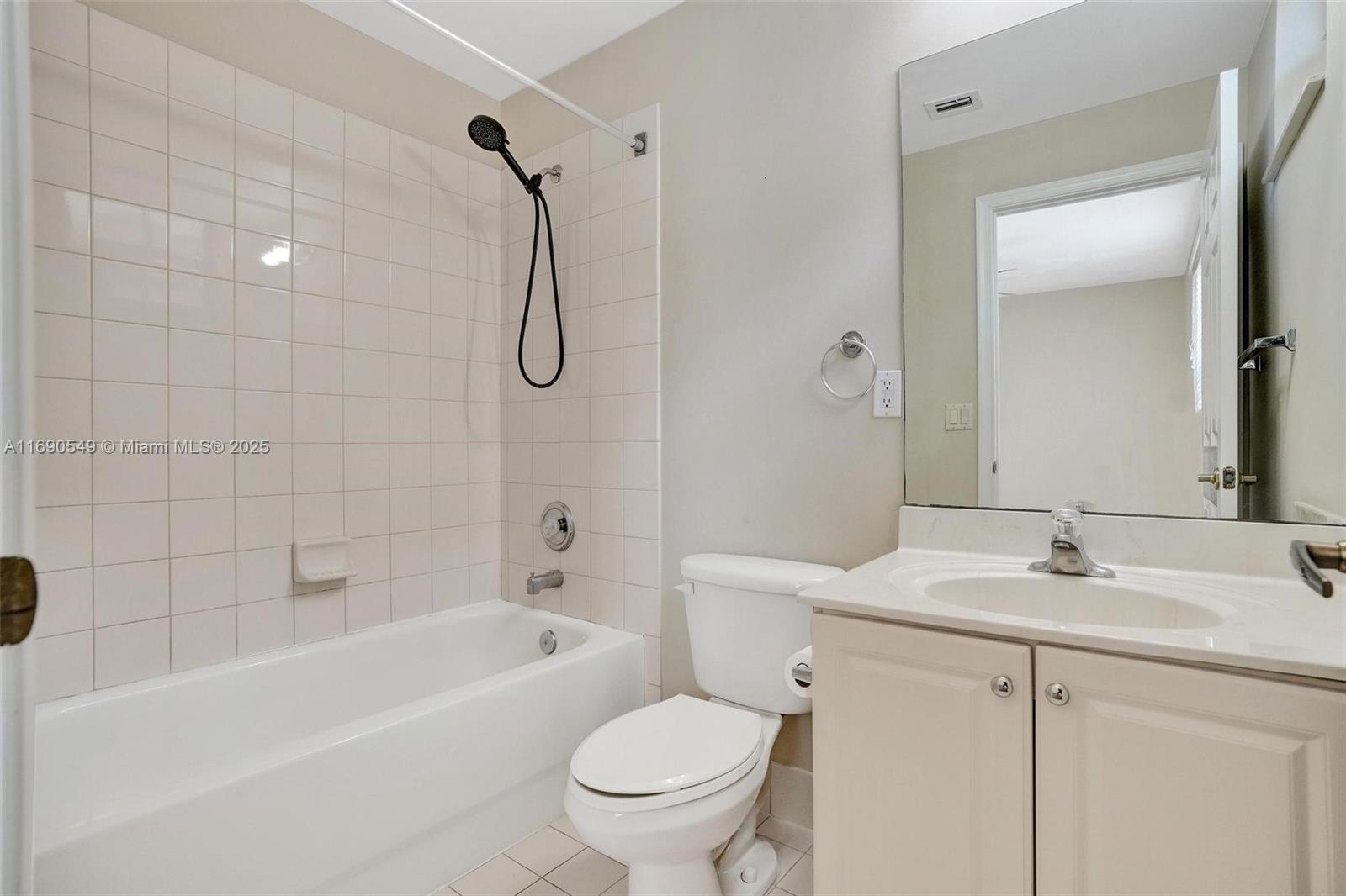 1033 NE 17th Way # 805