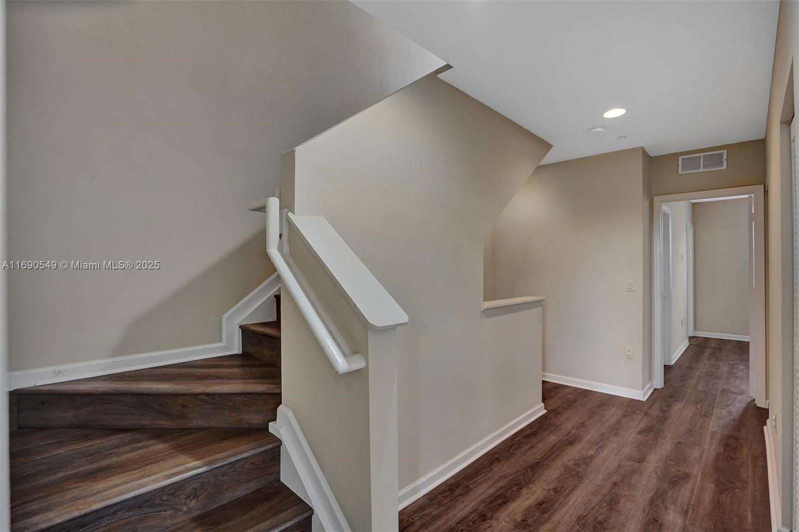1033 NE 17th Way # 805