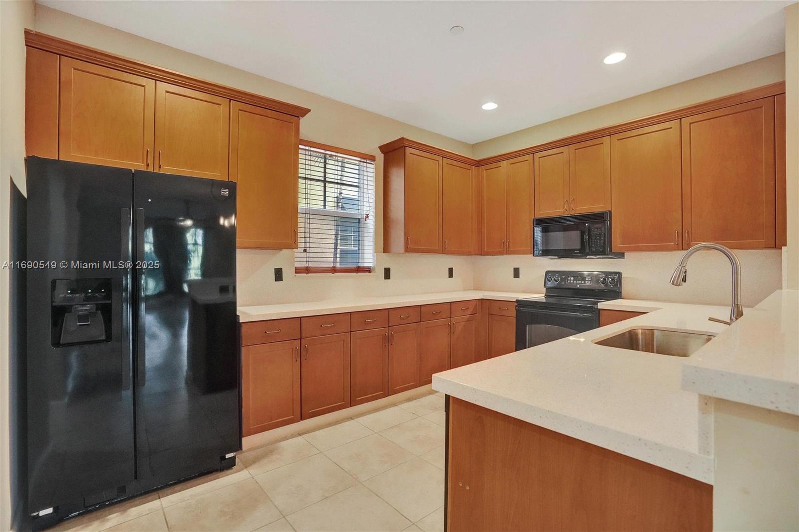1033 NE 17th Way # 805