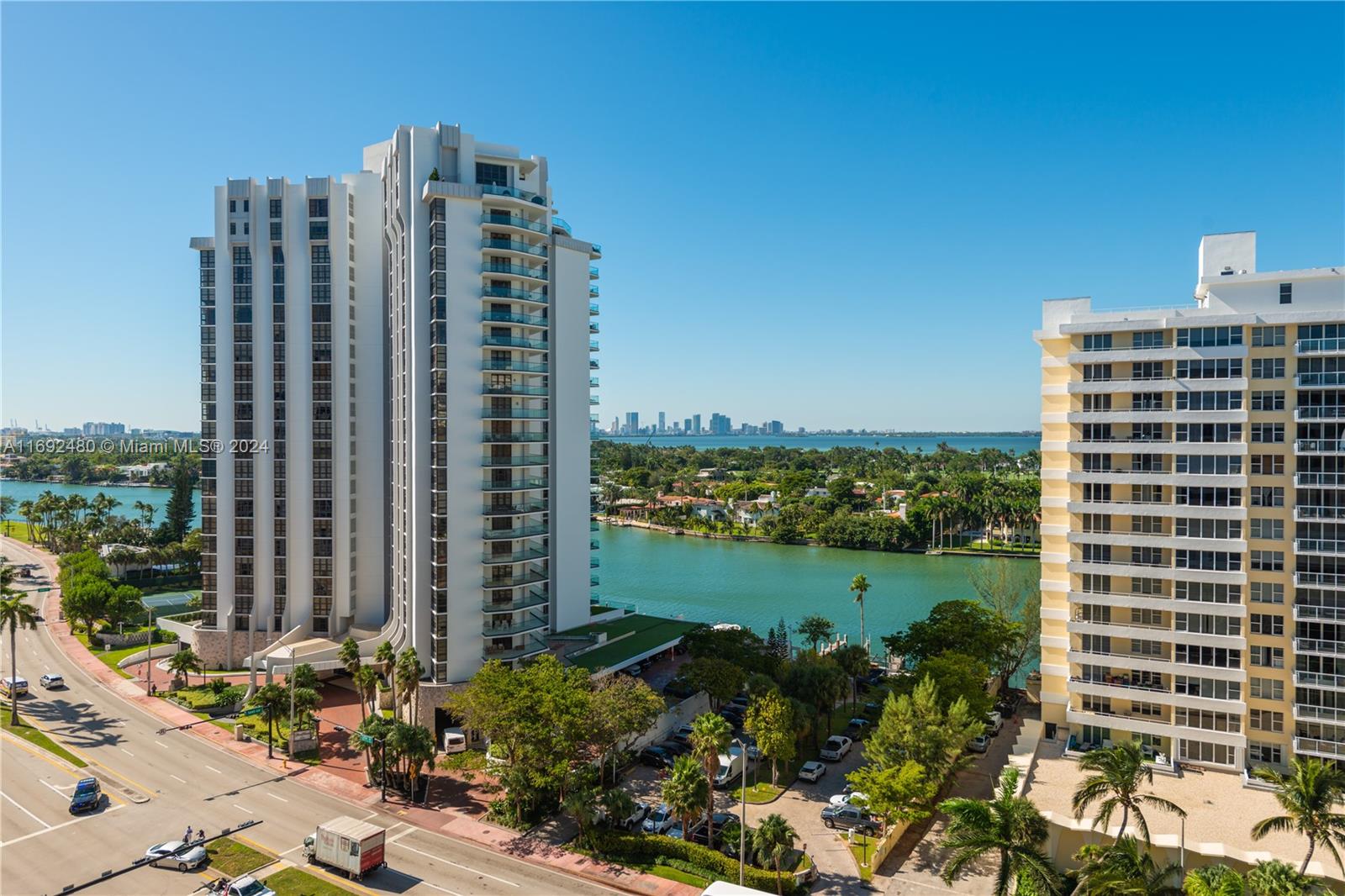 5555 Collins Ave # 14U
