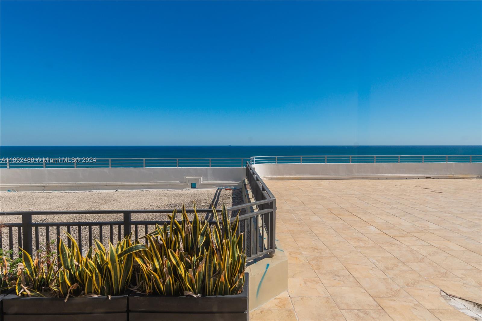 5555 Collins Ave # 14U