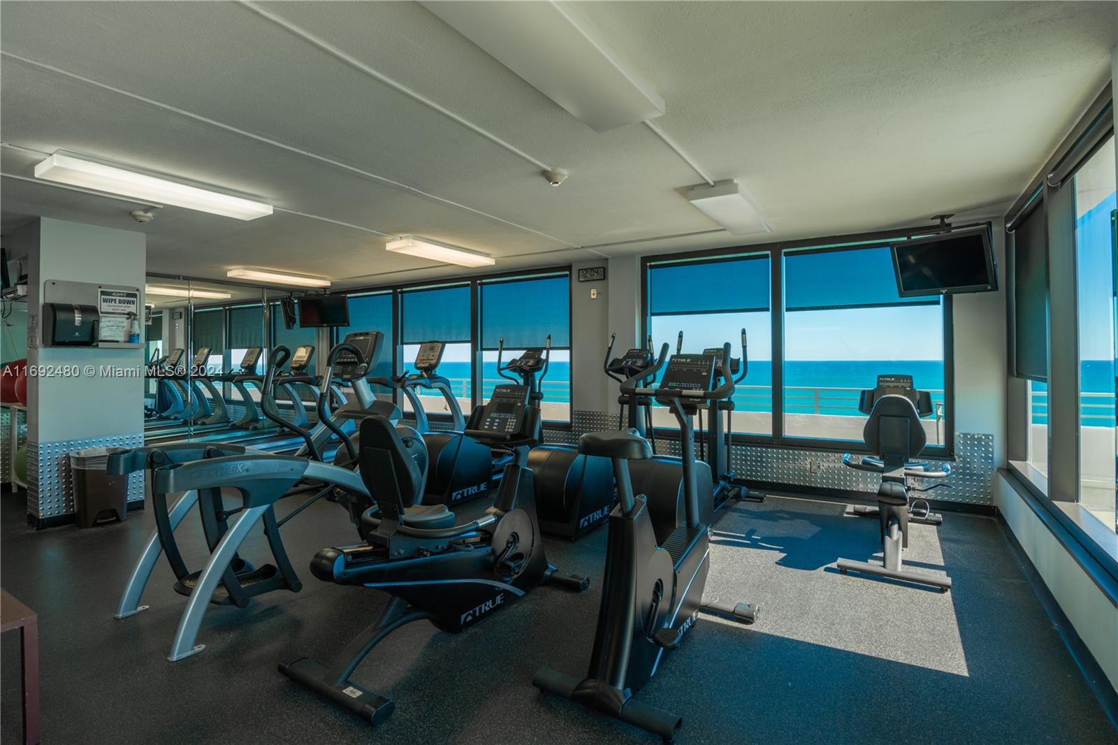5555 Collins Ave # 14U