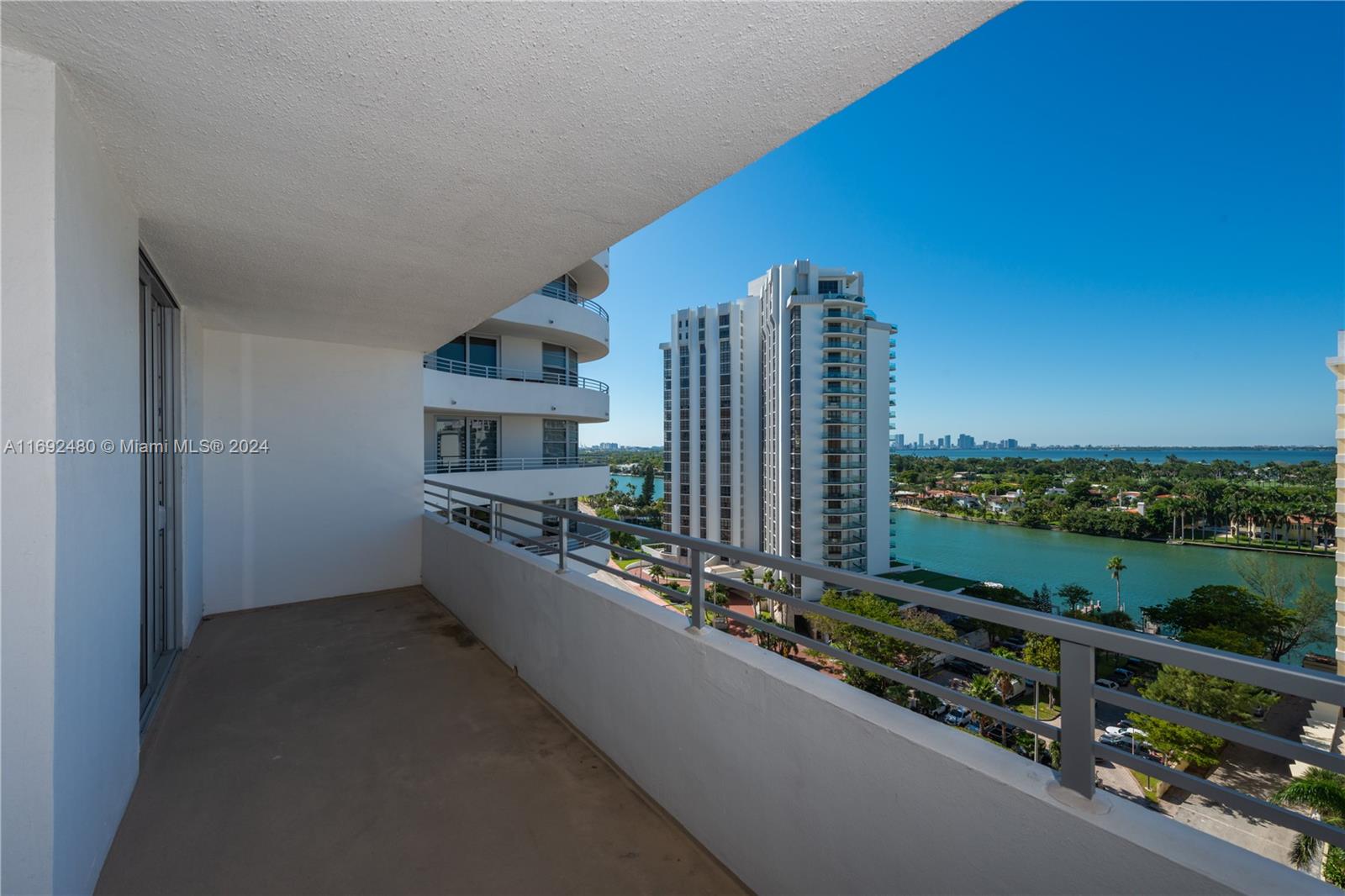 5555 Collins Ave # 14U