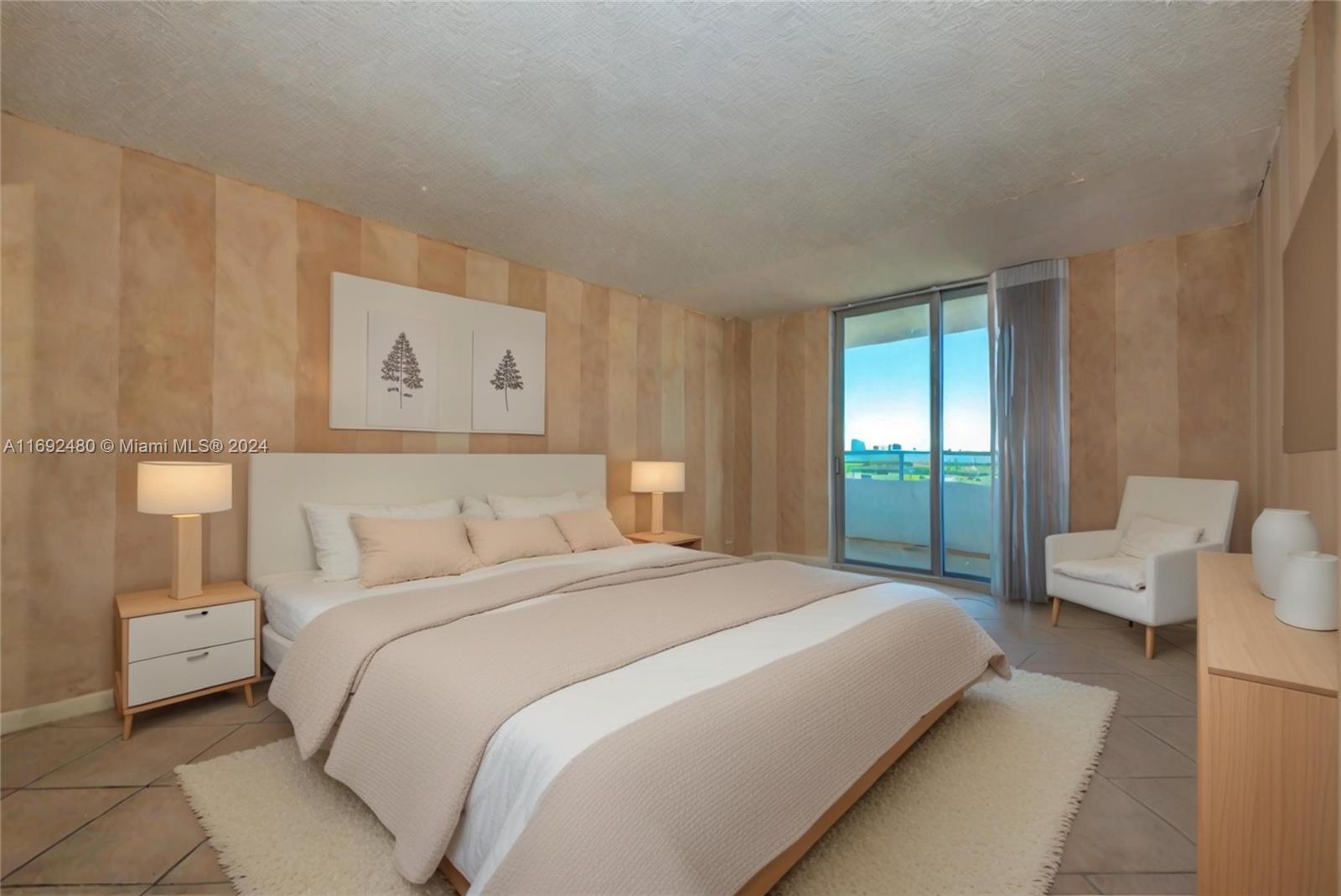 5555 Collins Ave # 14U