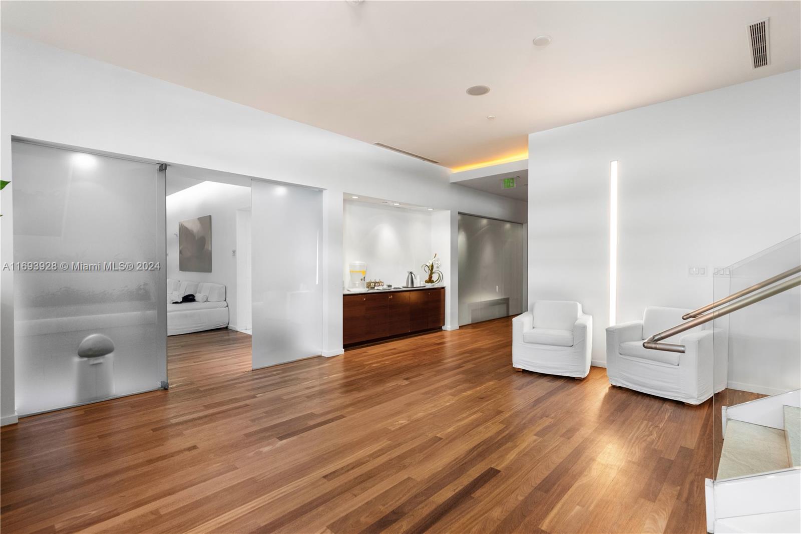 1040 Biscayne Blvd # 1506