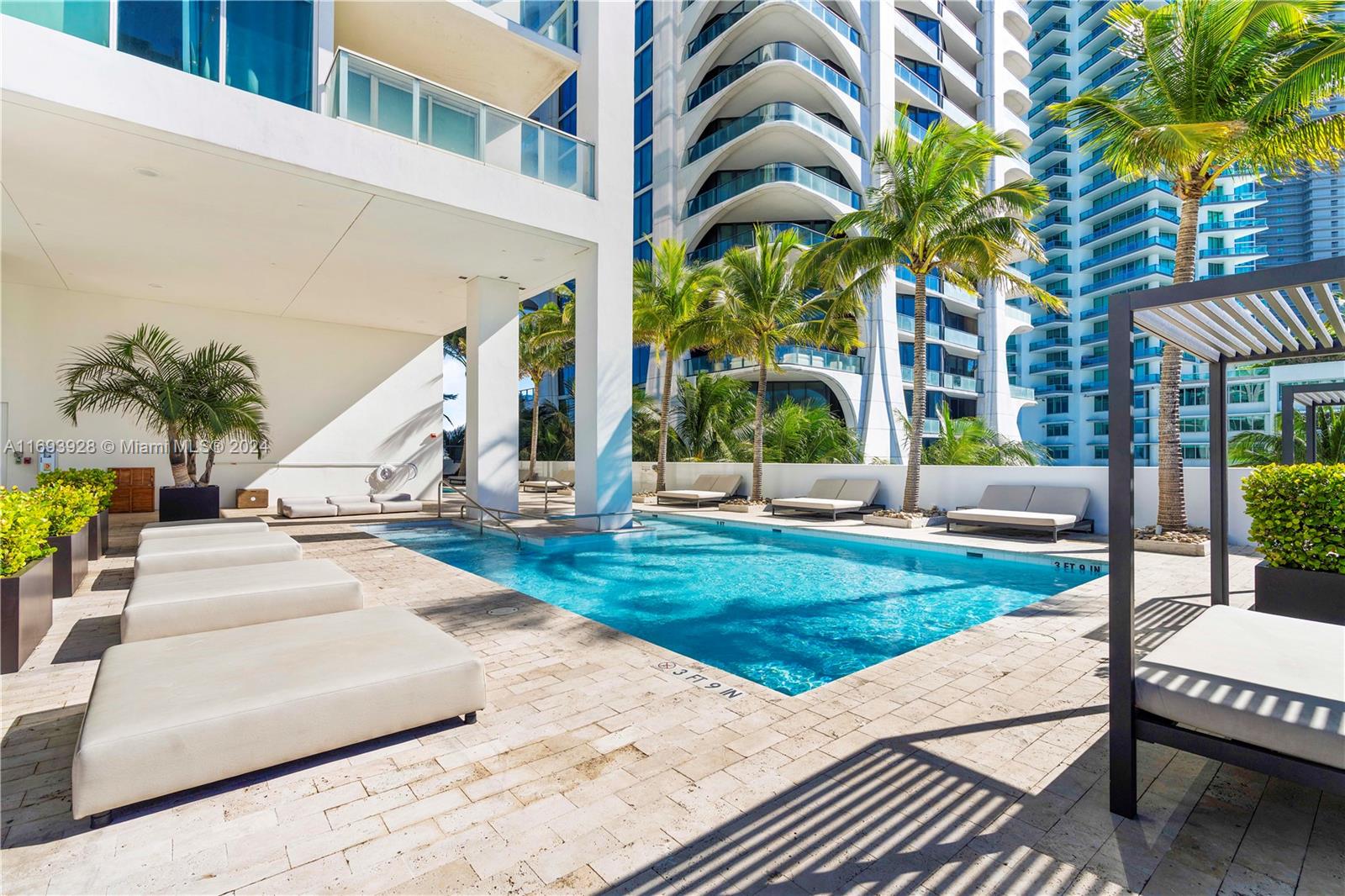 1040 Biscayne Blvd # 1506
