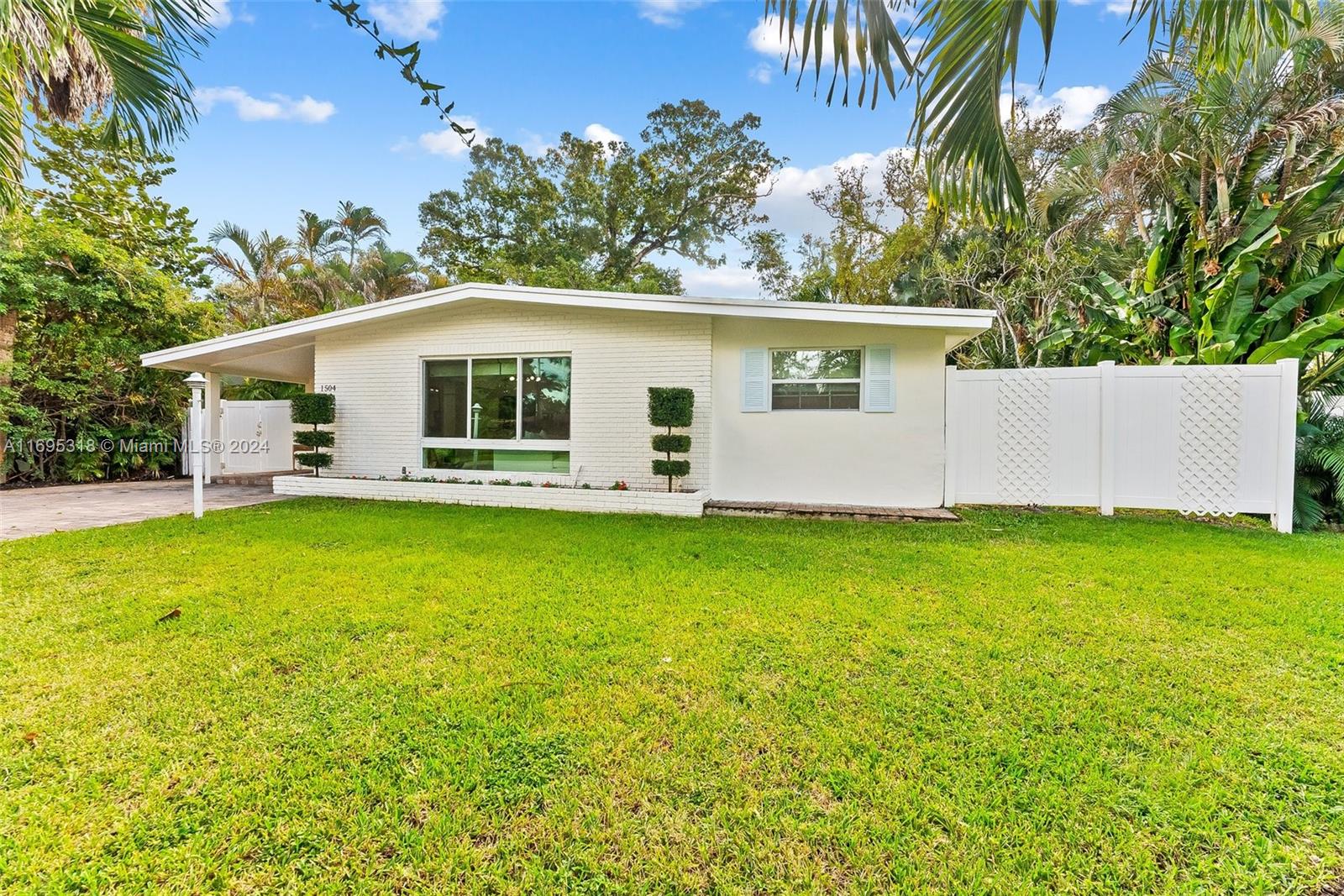1504 SW 13th Ct