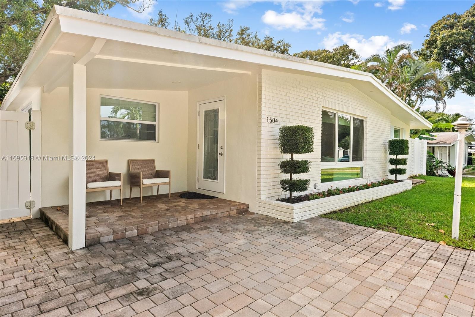 1504 SW 13th Ct