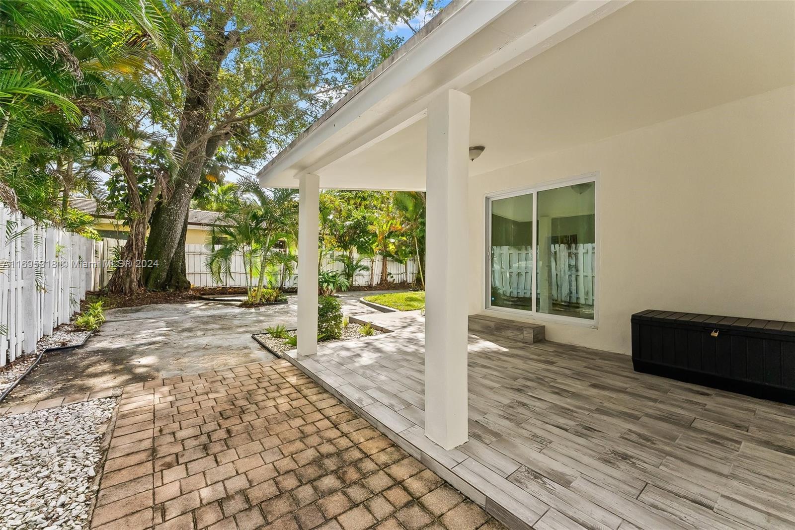 1504 SW 13th Ct