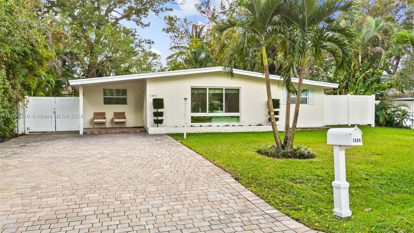 1504 SW 13th Ct
