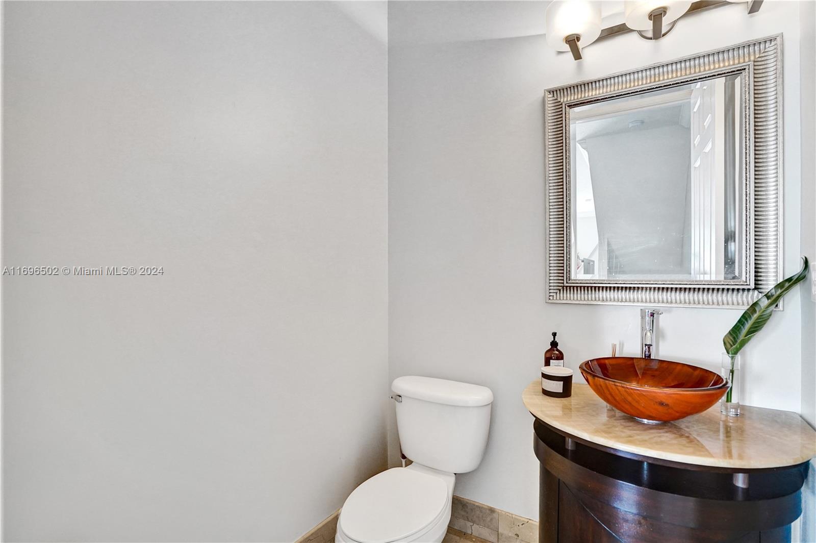 1033 NE 17th Way # 901