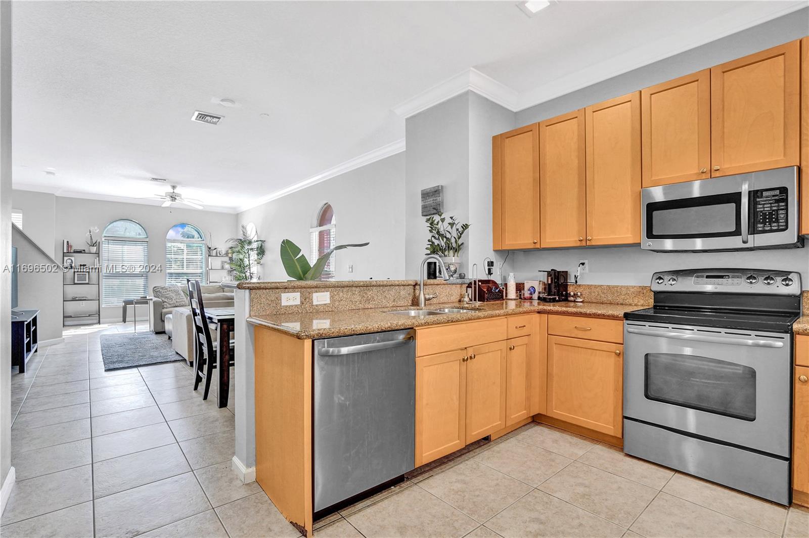 1033 NE 17th Way # 901