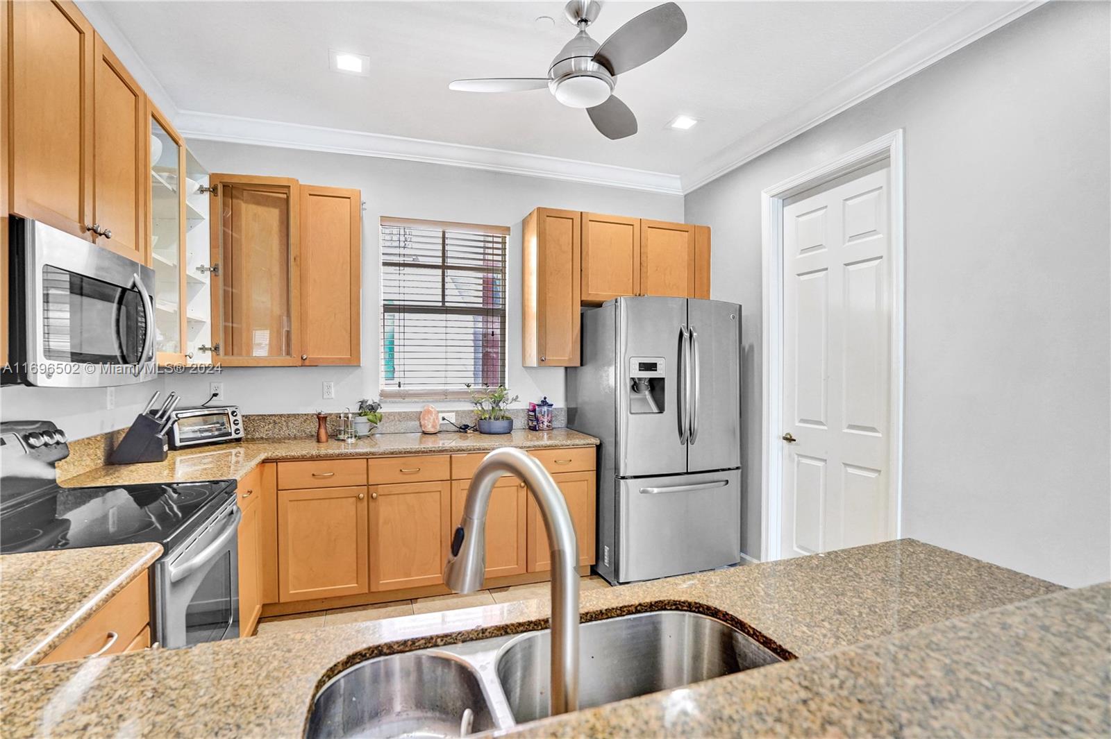1033 NE 17th Way # 901