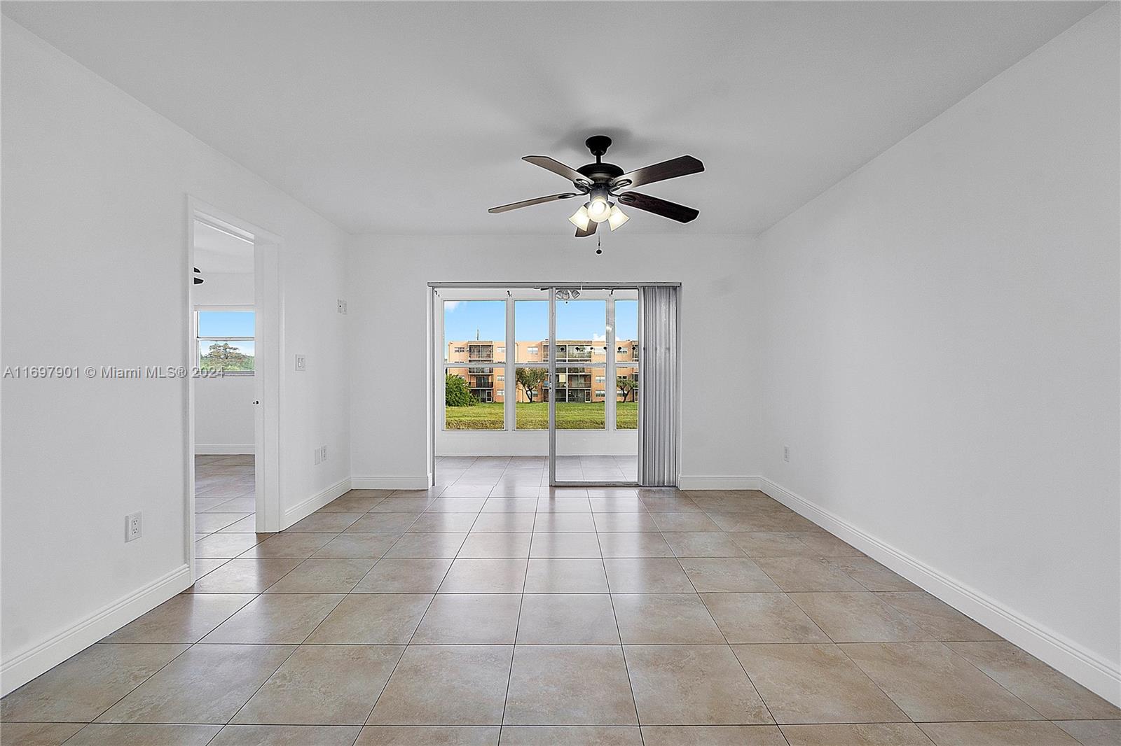 8590 Sunrise Lakes Blvd Unit: 303