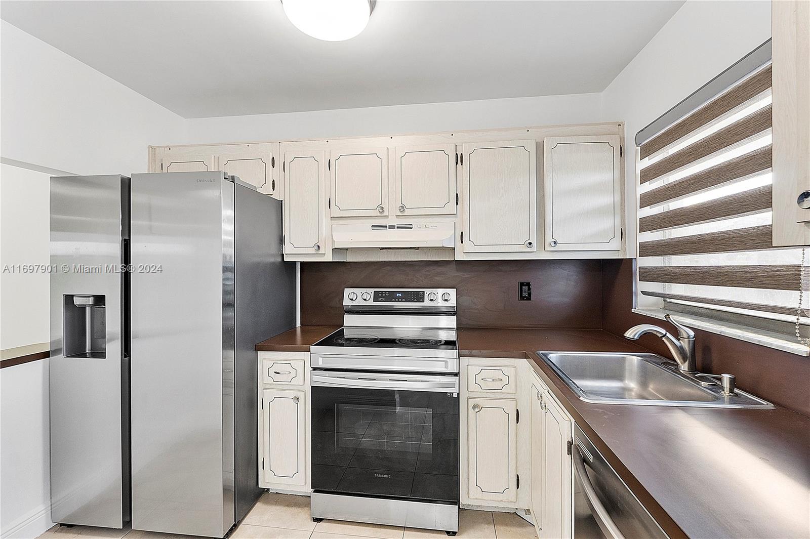 8590 Sunrise Lakes Blvd Unit: 303